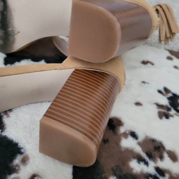 ASOS New Look Suede Tassel Block Heeled Sandals 9 - Picture 6 of 11